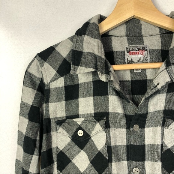 Aritzia TNA Gray & Black Checkered Plaid Flannel Long Sleeve Button Down M - Picture 3 of 3